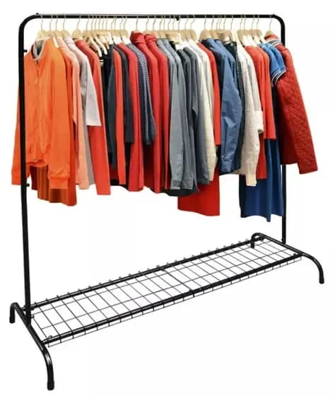 Veja como comprar expositores de roupa com qualidade e custo-benefício
